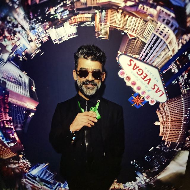 Foto con efecto de ojo de pez y el cartel de Las Vegas